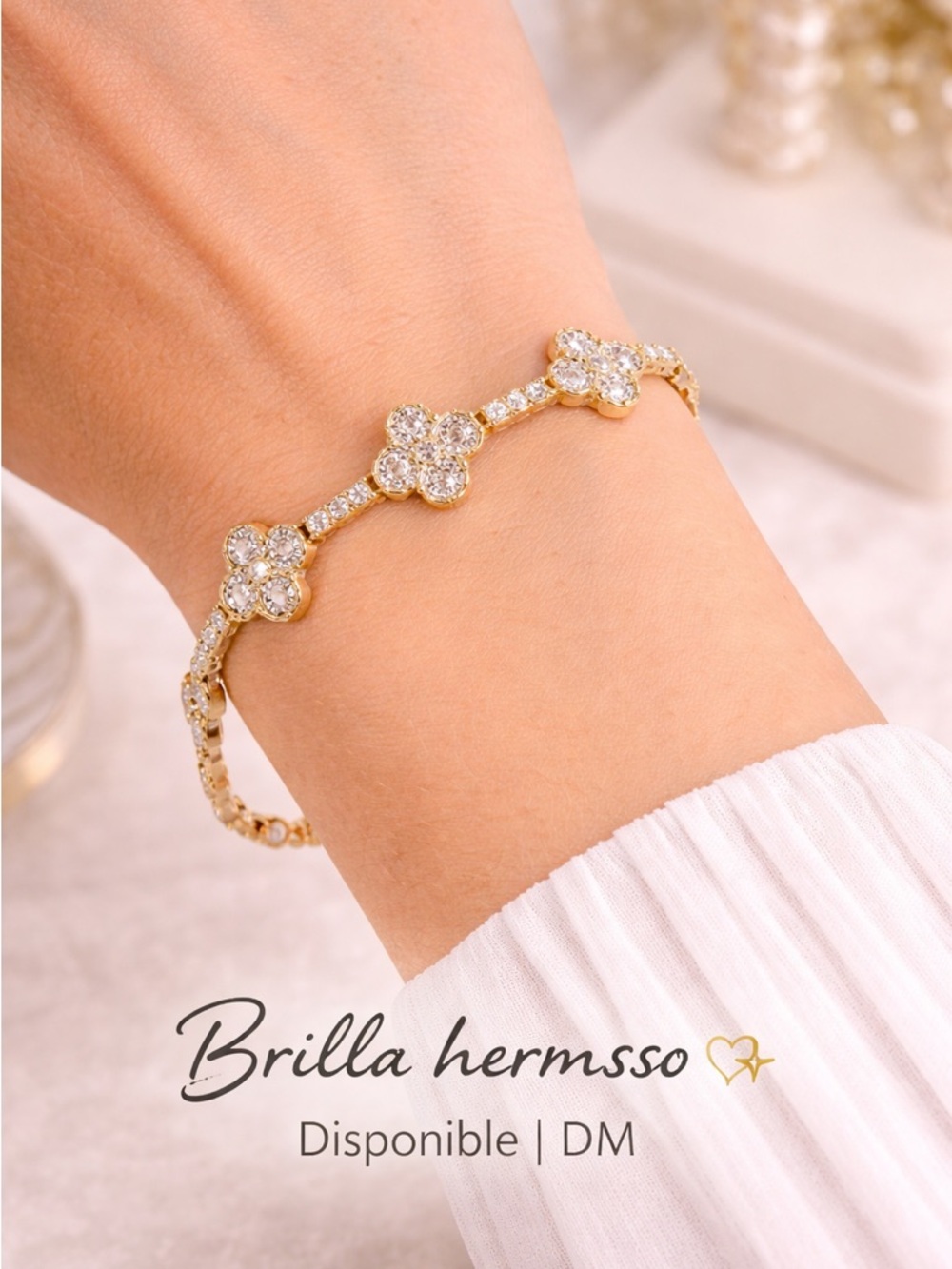 Gold color Crystal Clover Bracelet